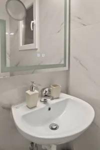 Athens Warehouse Boutique & Suites - 26