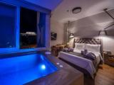 Suite with balcony and with city view