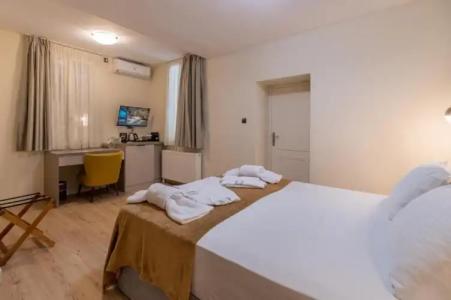 Plaka Arch Suites - 27