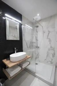 Plaka Arch Suites - 23