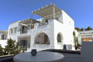 Anthos Apartments, Naousa