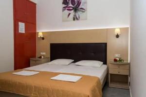 Rose Club Apartments, Laganas