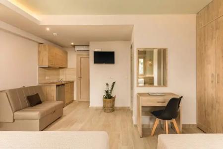 Makris Luxury Rooms - 18