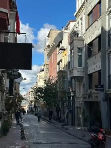 VAMA OTEL TAXIM - 48