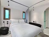 Presidential with Whirlpool Double Suite
