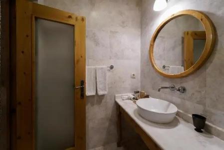 Luxury Cratus Stone Palace - 39