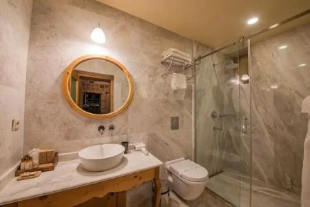 Luxury Cratus Stone Palace - 33