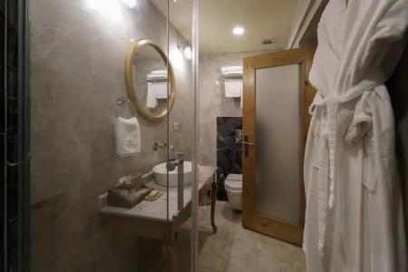 Luxury Cratus Stone Palace - 64