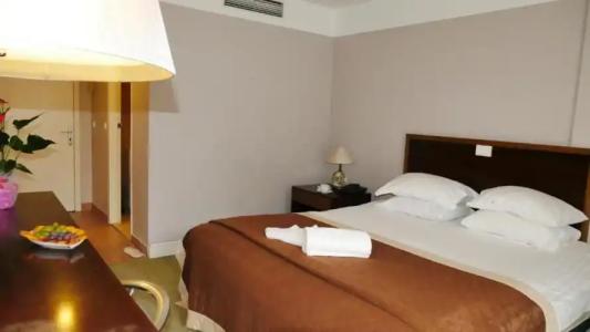 TALEN OTEL - 81