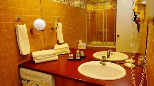 TALEN OTEL - 77