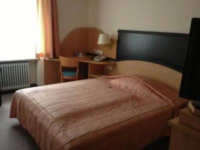 Maison Viktoria Augsburg - 3