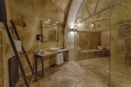 Solem Cave Suites - 17