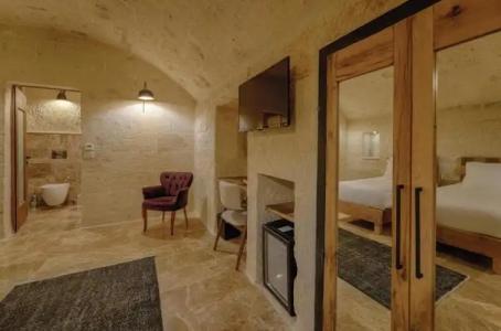 Solem Cave Suites - 24