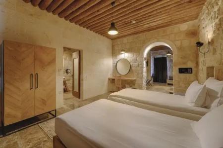 Solem Cave Suites - 9