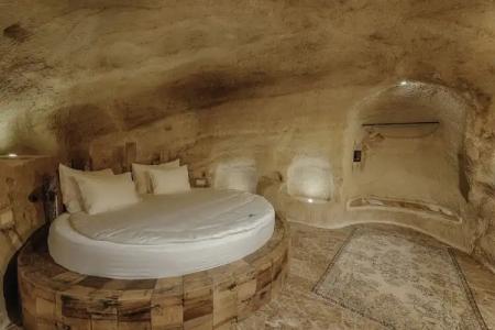Solem Cave Suites - 4
