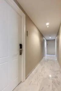 Trendy by Athens Primes - 14