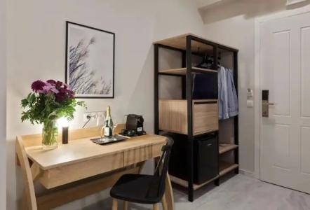 Trendy by Athens Primes - 6