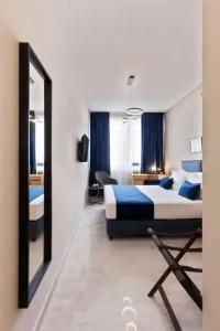 Trendy by Athens Primes - 118