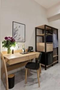 Trendy by Athens Primes - 41