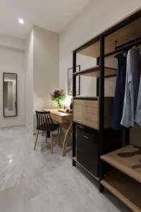 Trendy by Athens Primes - 31