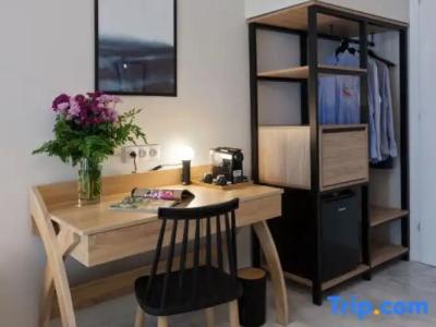 Trendy by Athens Primes - 127