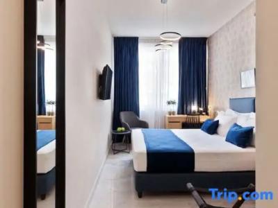 Trendy by Athens Primes - 125