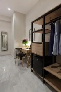 Trendy by Athens Primes - 87