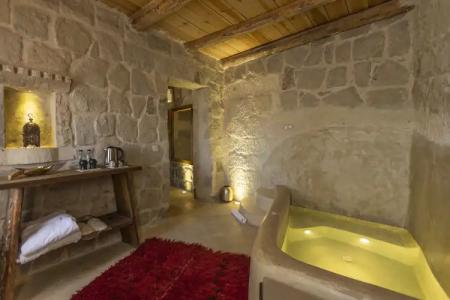 Doda Artisanal Cave - 1