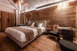CAPANNA PRESENA Hotel, Tonale