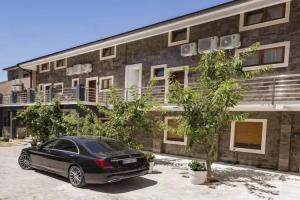 Waikiki Apartments, Tivat