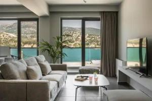 The Twelve Suites Collection, Argostoli