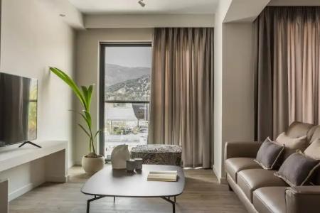 The Twelve Suites Collection - 112