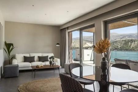 The Twelve Suites Collection - 102