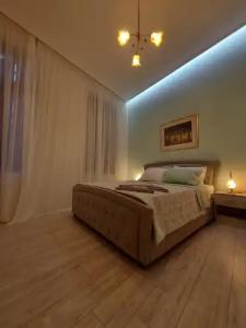 Theasis Athens - 102