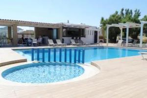 Captain's Beach Apartments