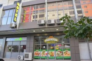Comfort Hotel, Fier
