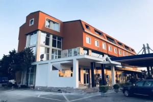 Hotel LISS 2, Lezha