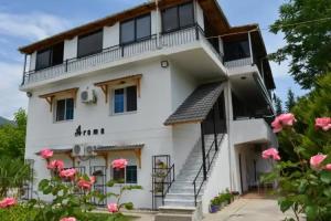 Hotel&Restaurant Aroma, Permet