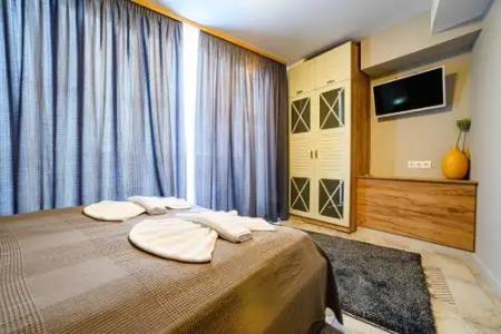 Antique Boutique - 4