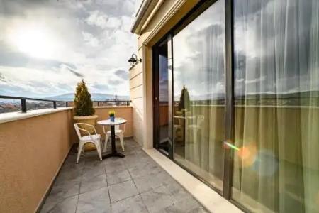 Antique Boutique - 6