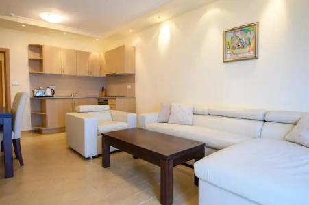 Parklands & Pool - 2