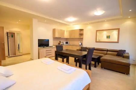 Parklands & Pool - 3