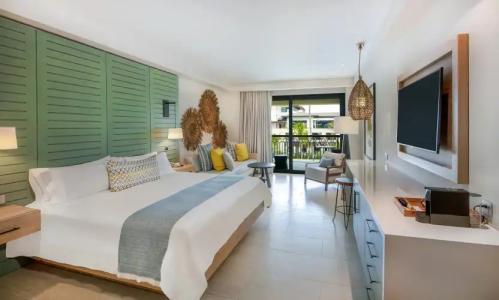 Adults Only Club at Lopesan Costa Bávaro Resort - 3
