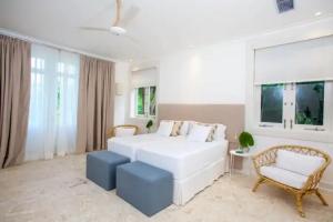 Amazing golf villa at luxury resort in Punta Cana, includes staff, golf carts and bikes, Punta Cana