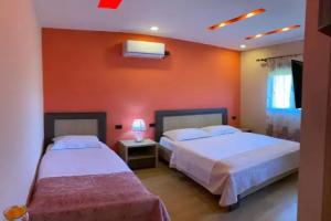 Joan Guesthouse, Permet