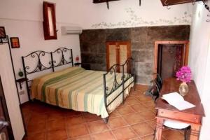 Guest House «La Kuddia», Pantelleria Village