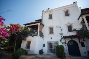 Charming House with Amazing Sea View in Gumusluk, Bodrum, Guemuesluek