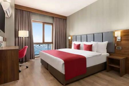 Ramada by Wyndham Van - 4