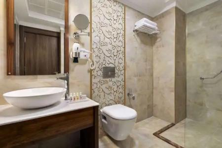 Ramada by Wyndham Van - 7