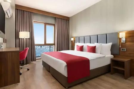 Ramada by Wyndham Van - 24